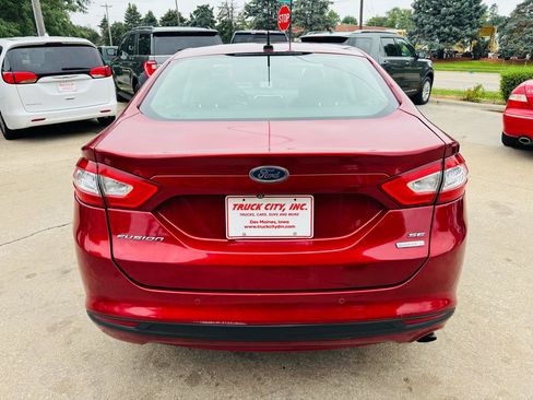 Used 2015 Ford Fusion SE w/ Equipment Group 202A FWD image 4