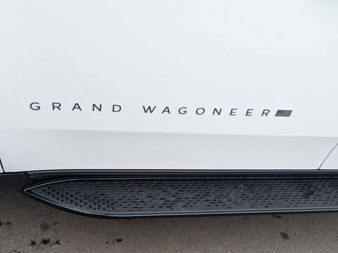 New 2026 Jeep Grand Wagoneer 4WD w/ Premium Group I image 36