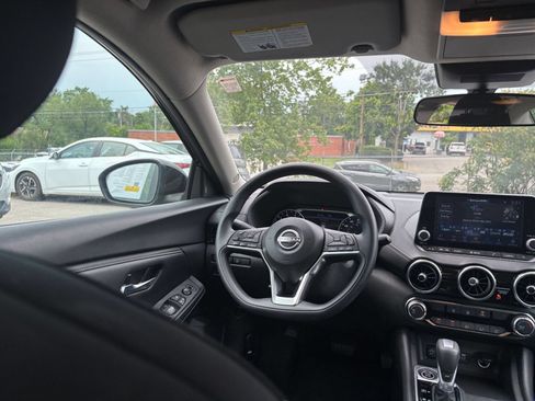 Used 2025 Nissan Sentra SV FWD image 28