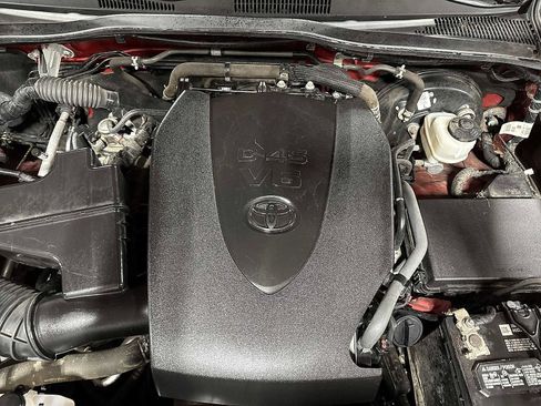 Certified 2020 Toyota Tacoma SR5 image 12