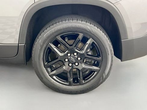 Used 2020 Chevrolet Traverse LS w/ LPO, Blackout Package FWD image 34