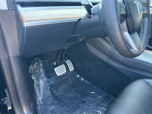 Used 2023 Tesla Model Y Performance image 28