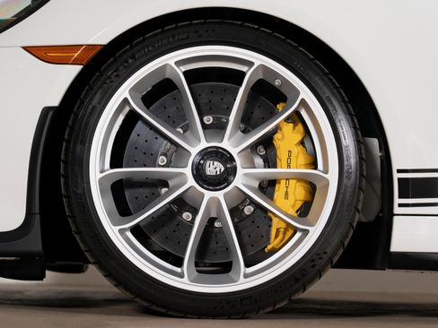 Used 2016 Porsche 911 R image 41