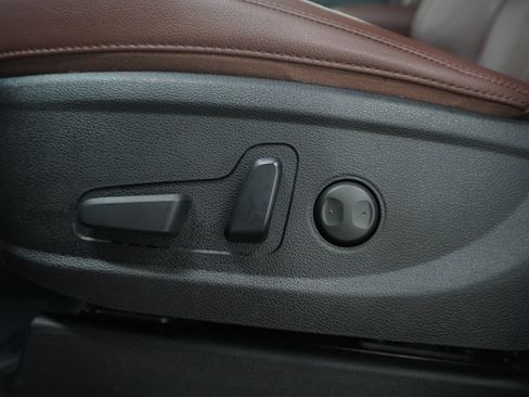 Used 2024 Kia Telluride EX w/ EX Captain's Chair Package image 26