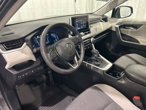 Used 2025 Toyota RAV4 XLE w/ Convenience Package AWD/4WD image 15