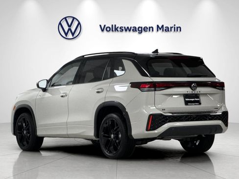 New 2026 Volkswagen Tiguan SE R-Line AWD/4WD image 3