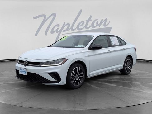 Used 2025 Volkswagen Jetta Sport FWD image 1