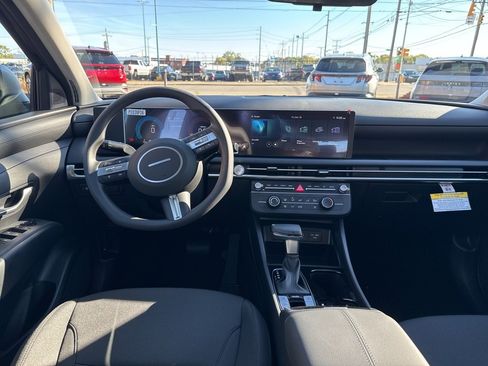 New 2026 Hyundai Tucson SE image 17