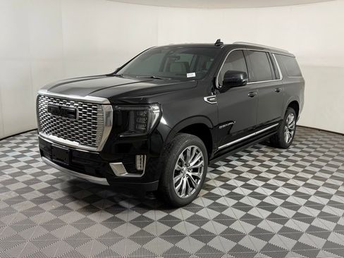 Used 2021 GMC Yukon XL Denali w/ Denali Ultimate Package image 8