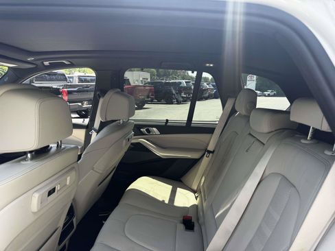 Used 2021 BMW X5 xDrive40i w/ M Sport Package AWD/4WD image 13