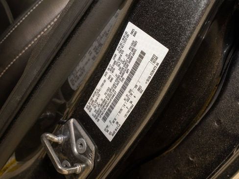 Used 2017 Ford Escape Titanium image 21