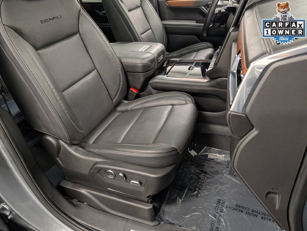 Used 2025 GMC Yukon Denali w/ Sun & Power Step Package AWD/4WD image 29