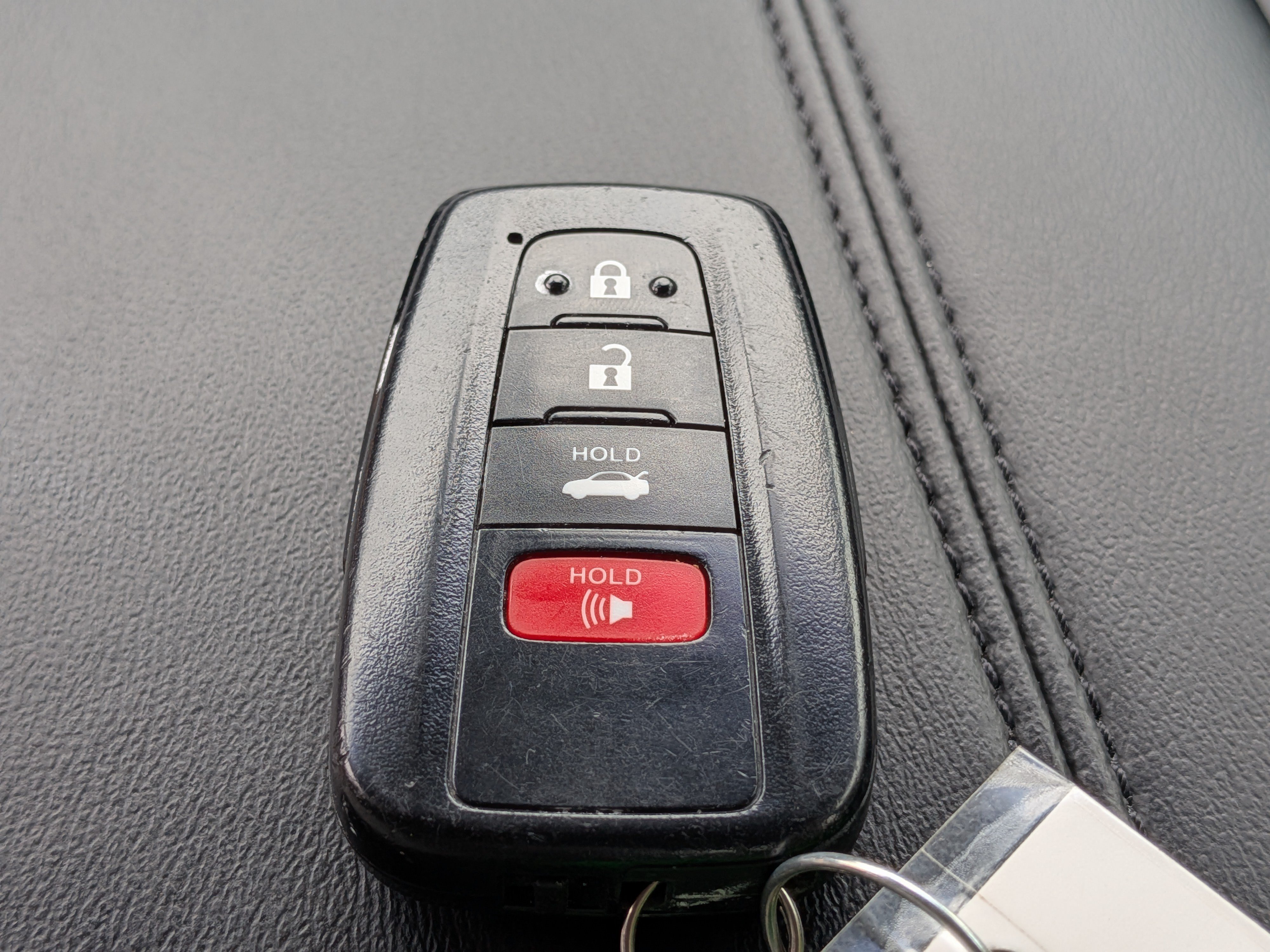 Used 2021 Toyota Avalon XLE w/ Moonroof Package FWD image 34