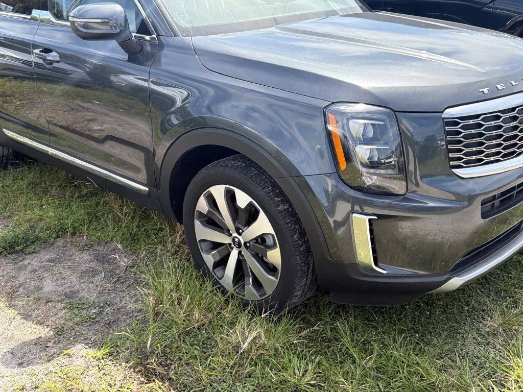 Used 2021 Kia Telluride EX w/ EX Premium Package FWD image 3