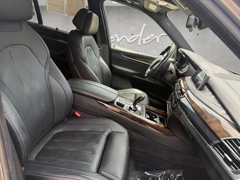 Used 2017 BMW X5 xDrive50i AWD/4WD image 25