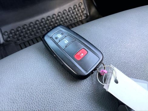 Used 2024 Toyota 4Runner SR5 Premium w/ Moonroof Package AWD/4WD image 15