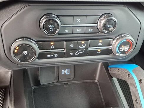 Used 2023 Ford Bronco Black Diamond AWD/4WD image 24