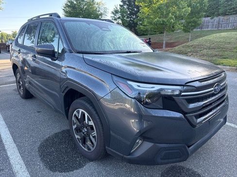 Certified 2025 Subaru Forester Premium AWD/4WD image 2