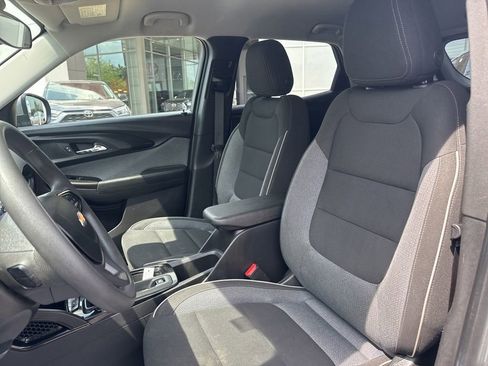 Used 2023 Chevrolet TrailBlazer LT FWD image 12