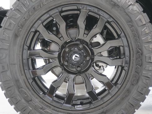 Used 2023 Jeep Wrangler Sport image 28