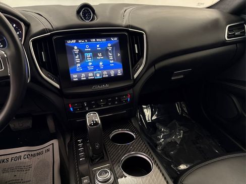Used 2019 Maserati Ghibli S GranLusso RWD image 35