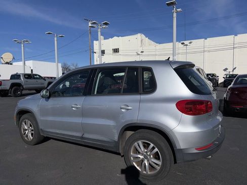 Used 2013 Volkswagen Tiguan S image 9
