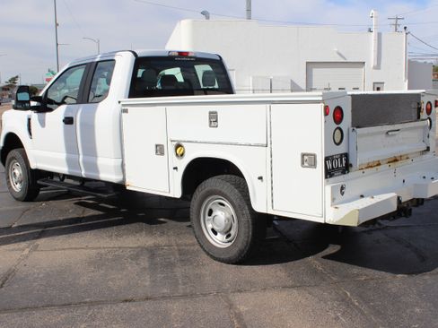 Used 2019 Ford F350 XL w/ Power Equipment Group image 4