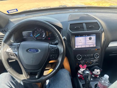 Used 2019 Ford Explorer XLT w/ Equipment Group 201A FWD image 11