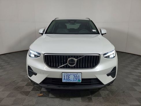 Certified 2025 Volvo XC40 B5 Core image 2