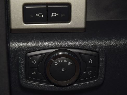 Used 2022 Ford F250 Lariat w/ Black Appearance Package AWD/4WD image 42