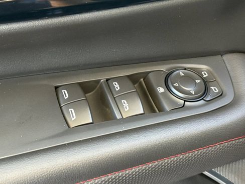 Used 2026 Chevrolet Suburban RST RWD image 17