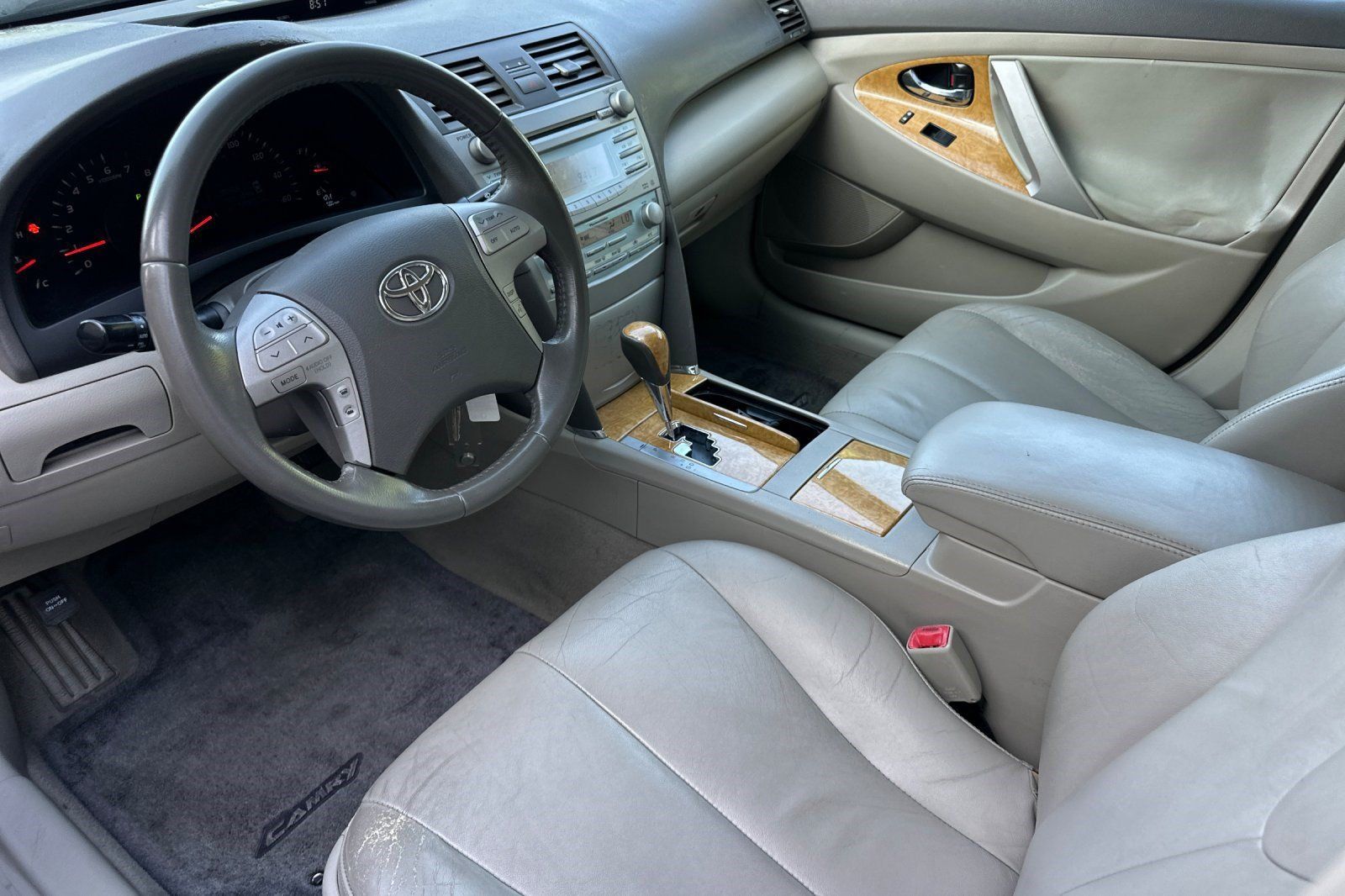 Used 2007 Toyota Camry XLE FWD image 4