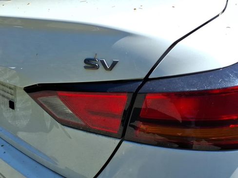 Used 2024 Nissan Altima 2.5 SV FWD image 5