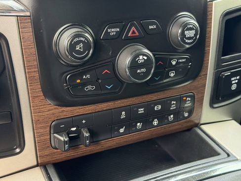 Used 2017 RAM 3500 Laramie image 19