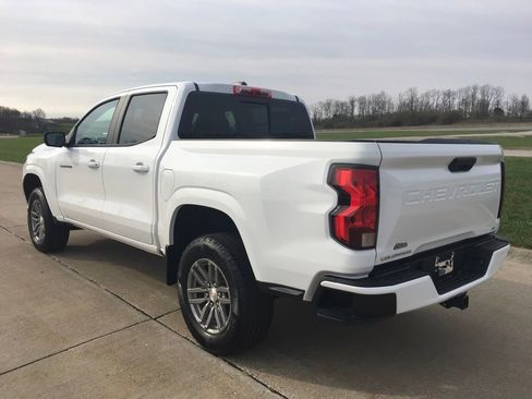 Used 2024 Chevrolet Colorado LT w/ LT Convenience Package image 4