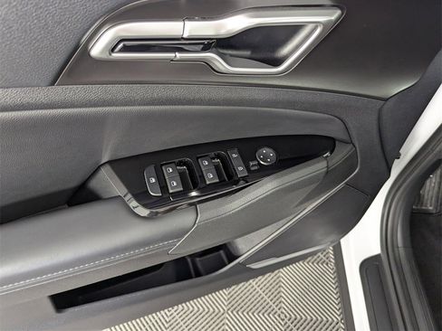 Used 2023 Kia Sportage EX image 19