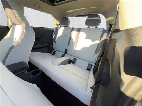 Certified 2025 MINI Cooper S image 19