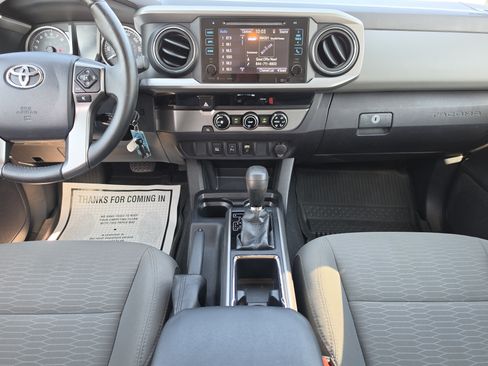 Used 2017 Toyota Tacoma SR5 w/ Tow Package RWD image 21