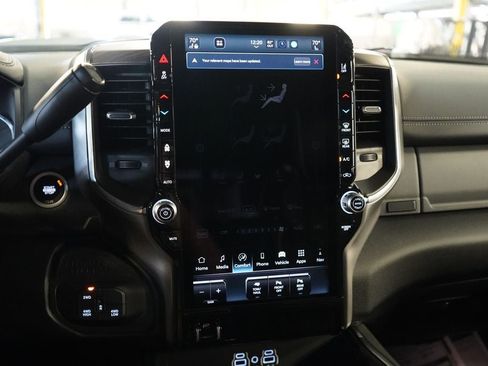 New 2026 RAM 2500 Laramie AWD/4WD image 16