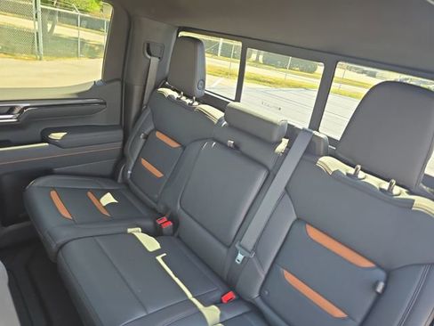 Used 2025 GMC Sierra 1500 AT4 w/ AT4 Premium Package AWD/4WD image 13