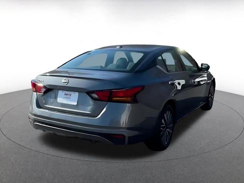 Used 2025 Nissan Altima 2.5 SV image 15