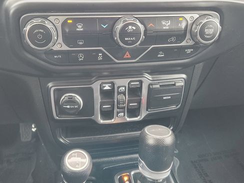 Used 2023 Jeep Gladiator Sport AWD/4WD image 26
