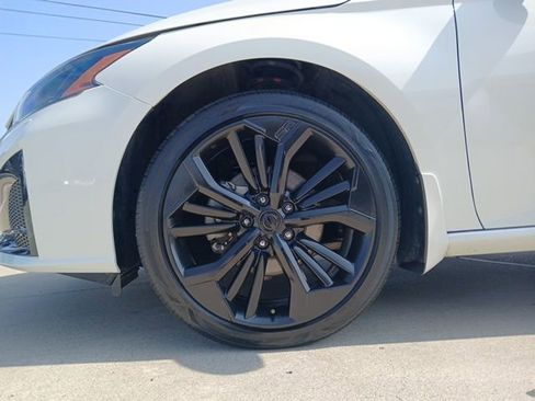 Used 2023 Nissan Altima 2.5 SR image 5