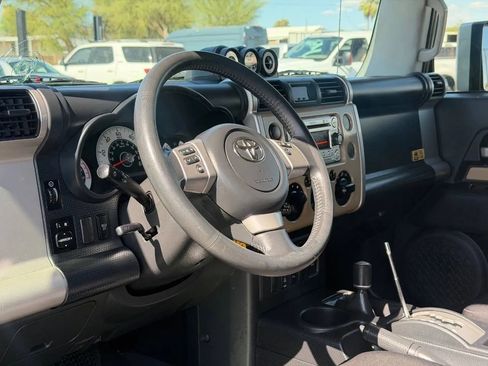 Used 2014 Toyota FJ Cruiser 4WD w/ Upgrade Package image 23