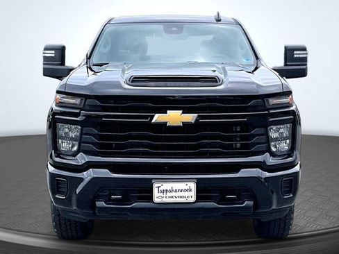 Used 2024 Chevrolet Silverado 2500 Custom w/ Custom Value Package AWD/4WD image 2