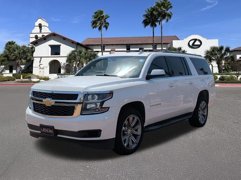 Used 2017 Chevrolet Suburban LT RWD image 5