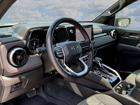 Used 2025 Chevrolet Colorado Z71 w/ Technology Package AWD/4WD image 20