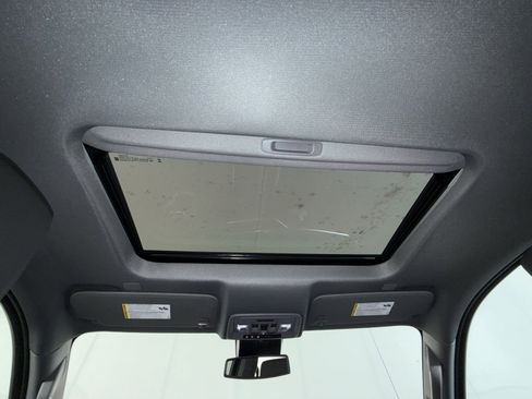 New 2026 GMC Sierra 1500 SLT image 24