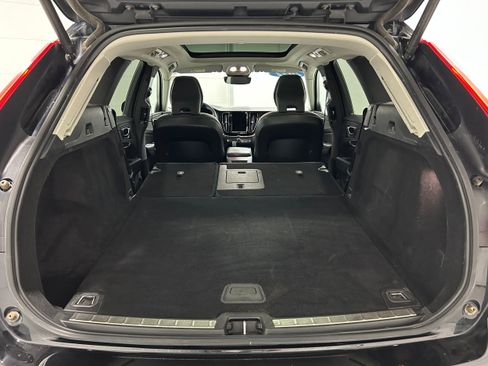 Used 2022 Volvo XC60 B5 Momentum AWD/4WD image 34