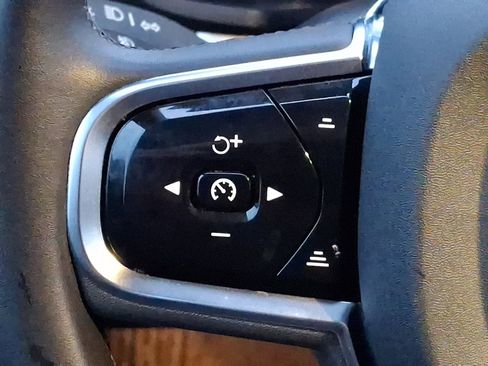 Used 2024 Volvo V60 B5 Cross Country Plus w/ Protection Package Premier image 22